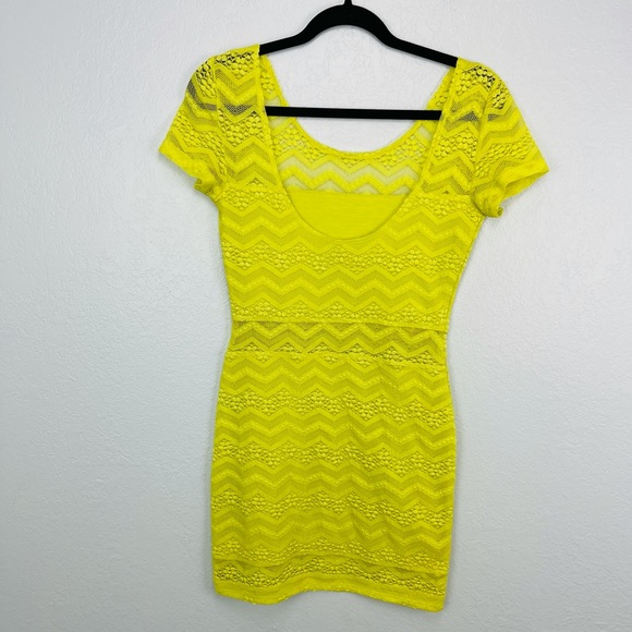 FREE PEOPLE GEO CHEVRON PRINT LACE NEON YELLOW BODY CON DRESS - Picture 3 of 5